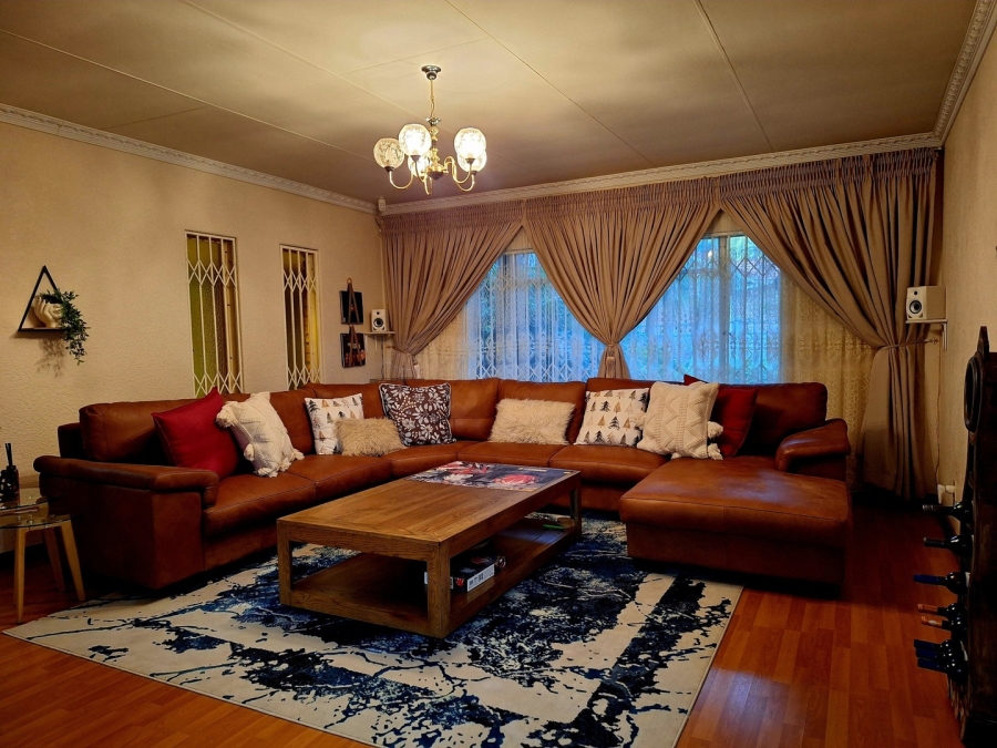 3 Bedroom Property for Sale in Kannoniers Park North West